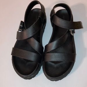 Black universal threads sandals